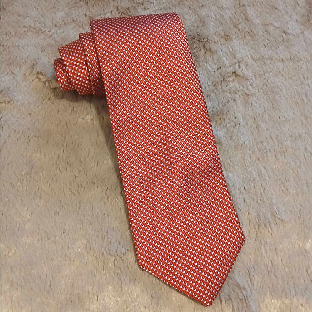 IZOD Men's Tie 100% Silk Red with Gray Excellent Condition